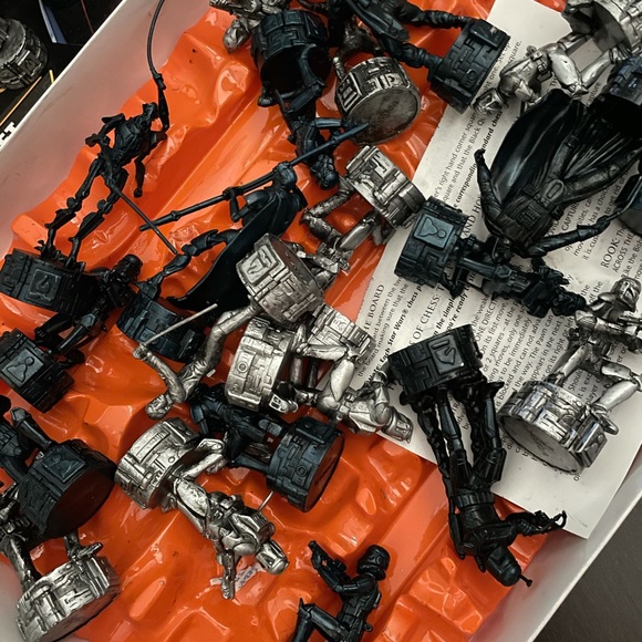 Star Wars Chess Set Saga Edition - Picture 5 of 5